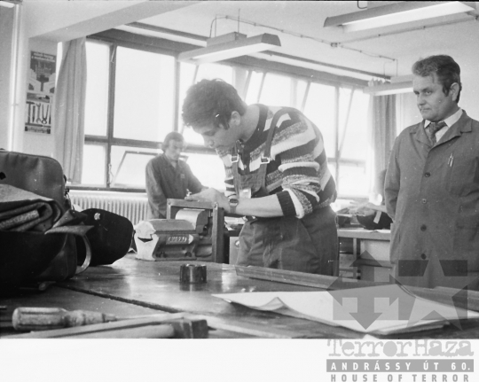 THM-BJ-09044 - Szekszárdi lakatostanműhely az 1980-as években