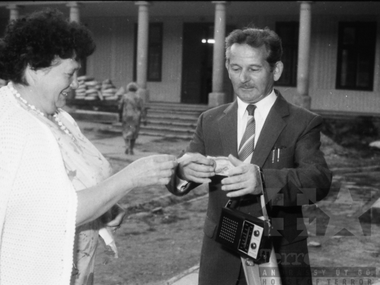 THM-BJ-09147 - Nyugdíjasok ünnepelnek a mórágyi művelődési házban az 1980-as években