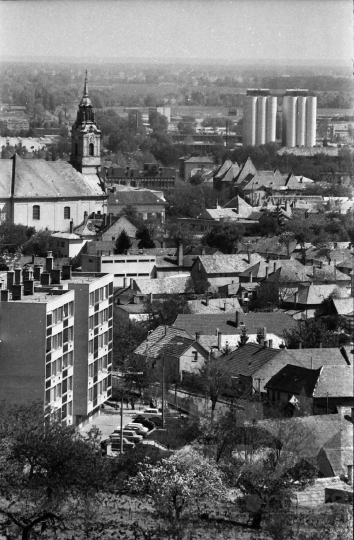THM-BJ-09380 - Szekszárdi látkép a szőlődombokról az 1980-as években