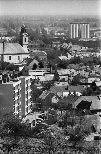 THM-BJ-09380a - Szekszárdi látkép a szőlődombokról az 1980-as években