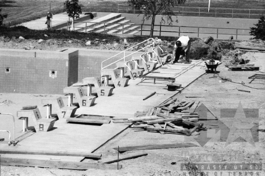 THM-BJ-09476 - Tamási fürdő építése az 1980-as években