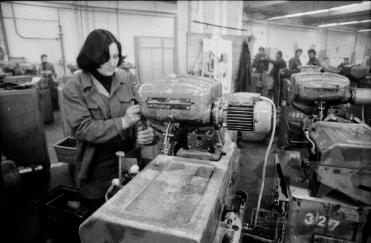THM-BJ-09510 - Láng Gépgyár dombóvári egysége az 1970-es években