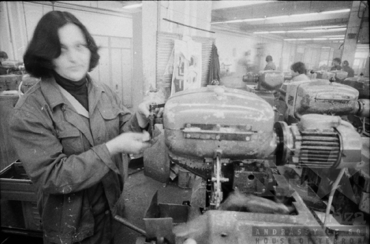 THM-BJ-09513 - Láng Gépgyár dombóvári egysége az 1970-es években