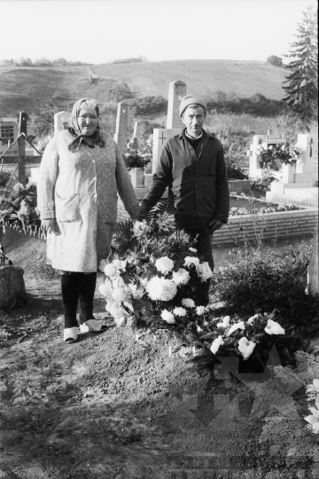 THM-BJ-09515a - Grábóci szociális otthon temetője az 1980-as években