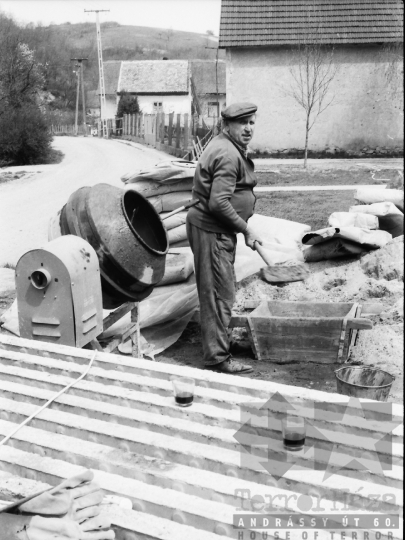 THM-BJ-09533 - Győri Imre házépítése Mórágyon az 1980-as években
