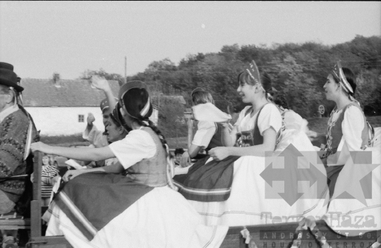 THM-BJ-09552 - Lakodalmi menet Kölesden az 1980-as években