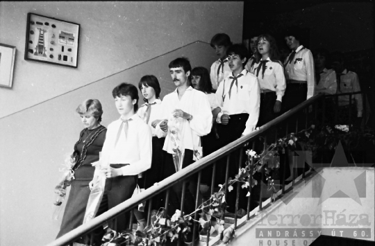 THM-BJ-09786 - Ballagás a mórágyi általános iskolában az 1980-as években