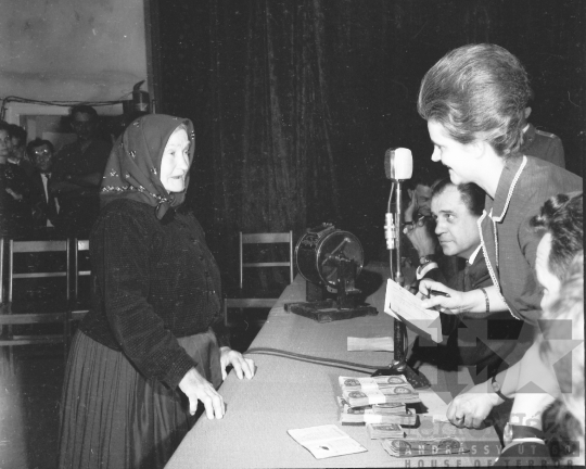 THM-BJ-09810 - Lottóhúzás Szekszárdon az 1960-as években