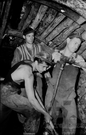 THM-BJ-09837 - Nagymányoki szénbánya az 1960-as években