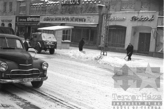 THM-BJ-09937 - Szekszárdi régi korzó télen az 1960-as években