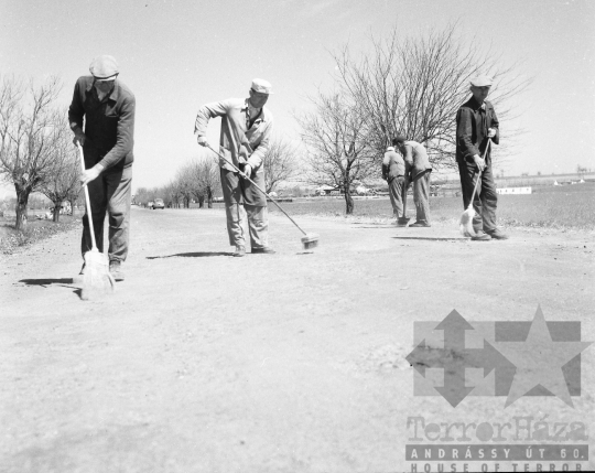 THM-BJ-09945 - Életkép Szekszárdon az 1960-as években