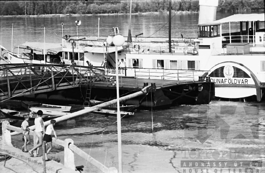 THM-BJ-10009 - Dunaföldvár sétahajó az 1960-as években