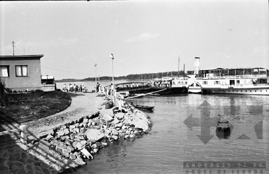 THM-BJ-10015 - Dunaföldvár sétahajó az 1960-as években