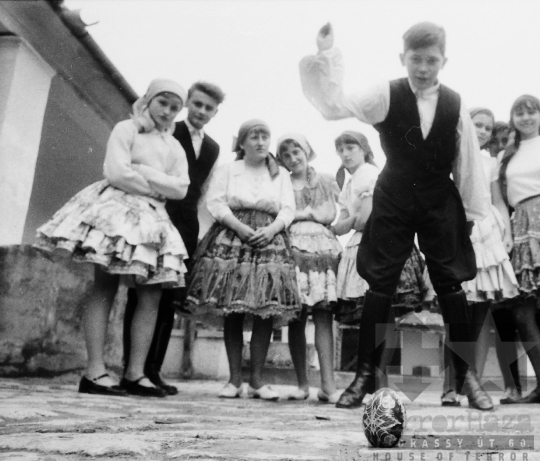 THM-BJ-10055 - Népszokások, népviselet Decsen az 1960-as években