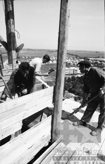 THM-BJ-10058a - Decsi víztorony építése az 1960-as években