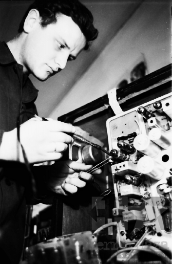 THM-BJ-10077 - Gelka javítóműhelye Szekszárdon az 1960-as években