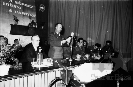 THM-BJ-10104 - Munkásőrség rendezvénye Szekszárdon az 1960-as években 