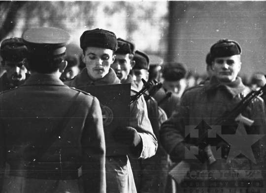 THM-BJ-10145 - Eskütétel a szekszárdi Budai Nagy Antal laktanyában az 1960-as években 