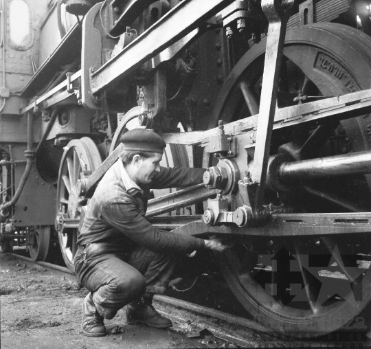 THM-BJ-10163 - Bátaszéki vasútállomás az 1960-as években