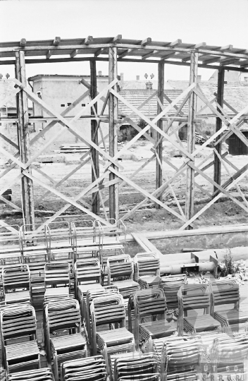 THM-BJ-10194 - Kertmozi építése a városban az 1960-as években