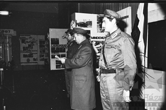 THM-BJ-10221 - Munkásőr kiállítás a szekszárdi múzeumban az 1960-as években