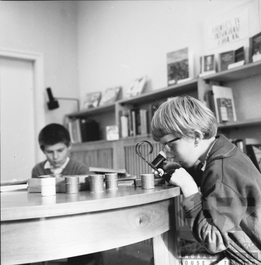 THM-BJ-10395 - Könyvtárlátogatás Pakson az 1960-as években