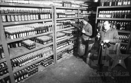 THM-BJ-10432 - Magyar Likőripari Vállalat Szekszárdon az 1960-as években