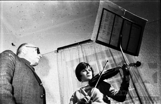 THM-BJ-10446 - Zeneiskola Tolna település művelődési otthonában az 1960-as években