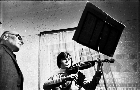 THM-BJ-10447 - Zeneiskola Tolna település művelődési otthonában az 1960-as években