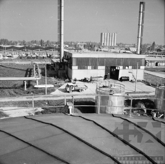 THM-BJ-10492 - Tűzoltó gyakorlat a szekszárdi fűtőműben az 1970-es években 