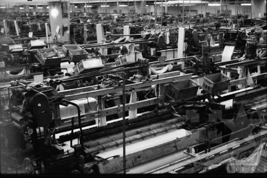 THM-BJ-10523 - Tolnai Selyemfonógyár textilüzeme az 1970-es években