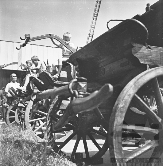 THM-BJ-10537 - Tűzoltó-kiállítás Szekszárdon az 1970-es években