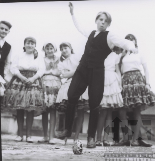 THM-BJ-10648 - Népszokások és népviselet Decsen az 1960-as években