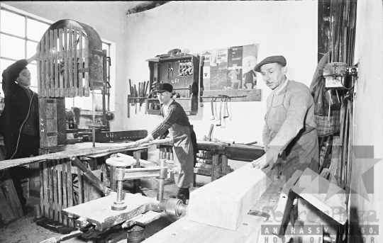 THM-BJ-10747 - Munka a bonyhádi termelőszövetkezetben az 1960-as években