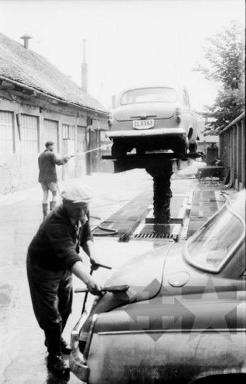 THM-BJ-10751 - Autójavító vállalat Szekszárdon az 1960-as években