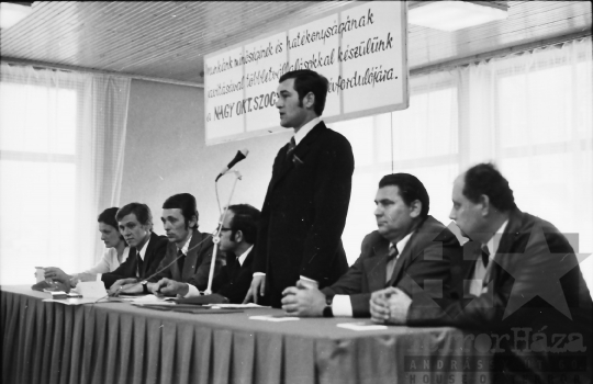 THM-BJ-10959 - November 7-i ünnepség a szekszárdi TOTÉV vállalatnál az 1970-es években 