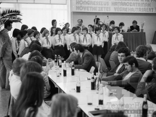 THM-BJ-10963 - November 7-i ünnepség a szekszárdi TOTÉV vállalatnál az 1970-es években 