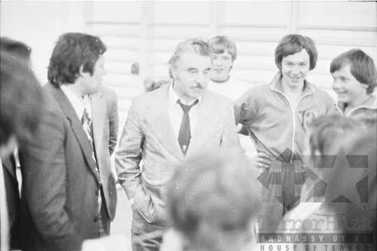 THM-BJ-11045 - Papp László látogatása Pakson az 1980-as években