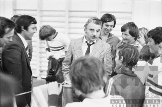 THM-BJ-11046 - Papp László látogatása Pakson az 1980-as években