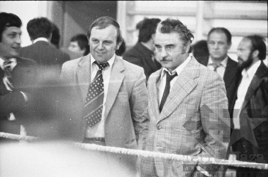 THM-BJ-11048 - Papp László látogatása Pakson az 1980-as években