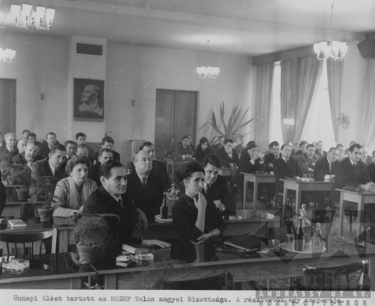 THM-BJ-11169 - MSZMP Tolna megyei Bizottságának ünnepi ülése Szekszárdon az 1960-as években