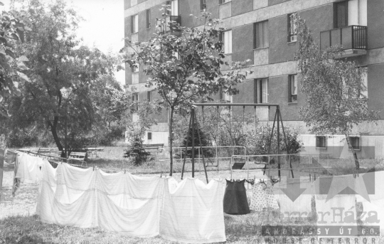 THM-BJ-11181 -  Tartsay Vilmos lakótelep Szekszárdon az 1970-es években