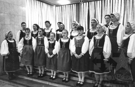 THM-BJ-11235 - Székely kórus Aparhanton