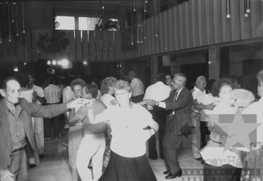 THM-BJ-11389 - Egyedülállók klubestje Szekszárdon az 1970-es években