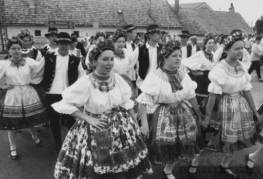 THM-BJ-11486 -  Szüreti felvonulás Szedresen az 1970-es években