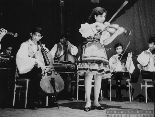 THM-BJ-11700 - Rajkó-zenekar Tengelicen az 1960-as években