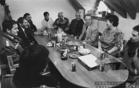 THM-BJ-11728 - Rendőrök tanácskozása Kakasdon az 1980-as években