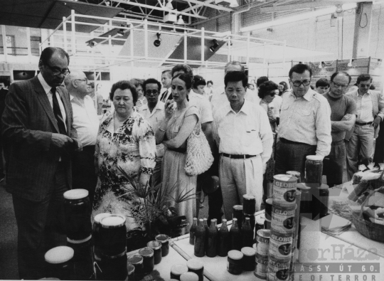 THM-BJ-11745 - Élelmiszerkiállítás Szekszárdon az 1980-as években