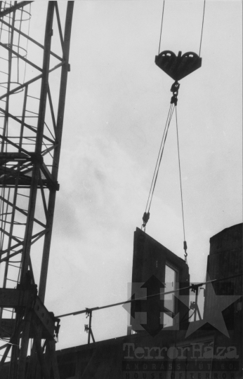 THM-BJ-11754 - Panelház építése Szekszárdon az 1970-es években 