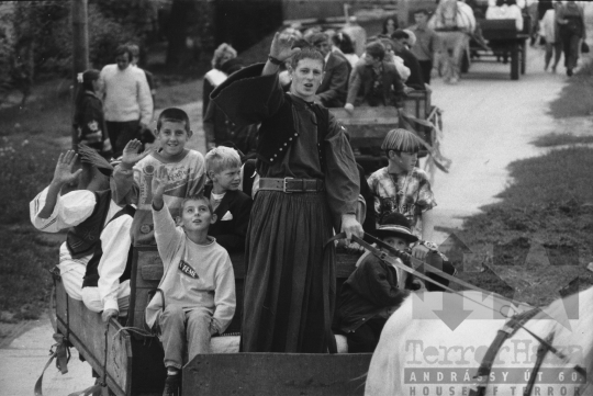 THM-BJ-11844 - Szüreti felvonulás Gerjenben az 1980-as években